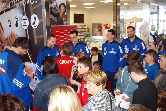 Varaždin: Rukometni reprezentativci družili se s predstavnicima medija i navijačima