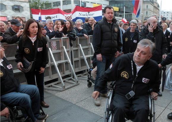 Na Trgu bana Jelačića počeo 'Skup zajedništva' 