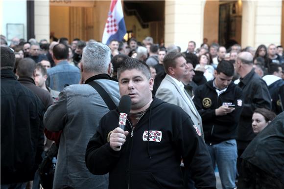 Na Trgu bana Jelačića počeo 'Skup zajedništva' 