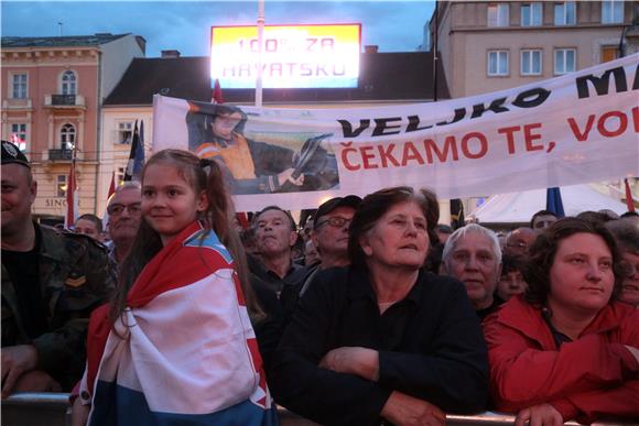 Na Trgu bana Jelačića počeo 'Skup zajedništva' 