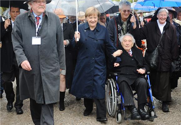 Merkel u Dachauu na obljetnici oslobođenja