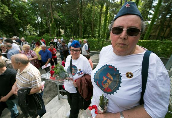 Mimohodom u Kući cvijeća štovatelji iz bivše SFRJ odaju počast Titu