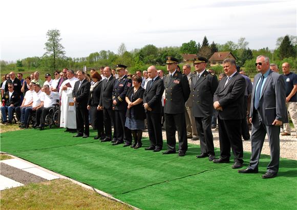 Otkrivanje spomen-obilježja masovne grobnice Gređani