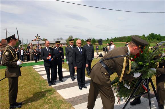 Otkrivanje spomen-obilježja masovne grobnice Gređani