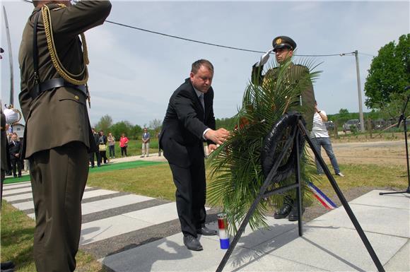 Otkrivanje spomen-obilježja masovne grobnice Gređani