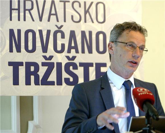 Vujčić povećao procjenu rasta BDP-a na 0,4 posto - kraća 