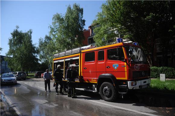 Ozlijeđena osoba u požaru stana u naselju Špansko