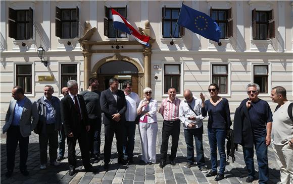 Konferencija za medije 'PODNE I PET'