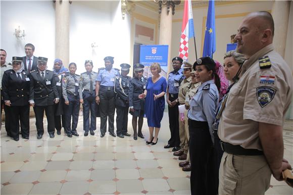 Ministrica Vesna Pusić sastala se  s policijskim službenicama iz sedam afričkih i azijskih država koje u Hrvatskoj sudjeluju na dvotjednom međunarodnom tečaju 