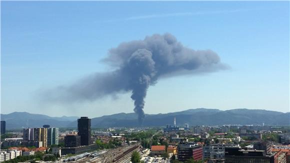 Velik požar u Mercatorovu skladištu u Ljubljani 