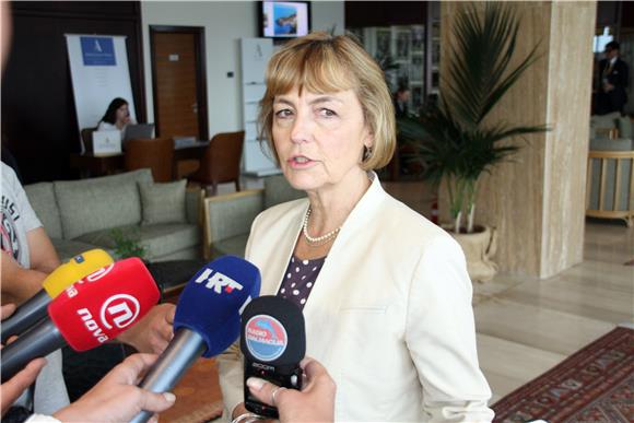 Pusic says Mihailovic's rehabilitation bad decision for Serbia