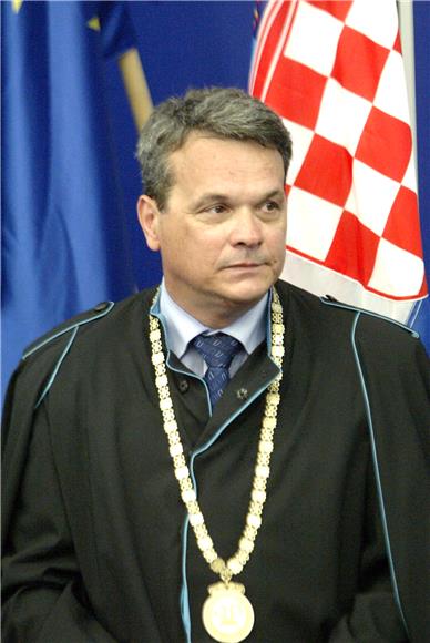 Premijer Milanović nazočio svečanoj sjednici Senata povodom Dana Sveučilišta u Rijeci 