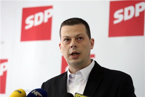 Konferencija SDP-a na temu ''nezakonito je zapošljavao Tomislav Karamarko''