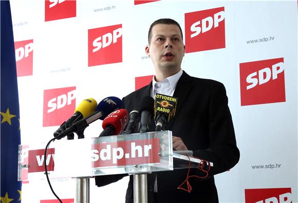 Konferencija SDP-a na temu ''nezakonito je zapošljavao Tomislav Karamarko''