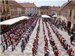 Varaždinski maturanti plesali 'quadrillu'