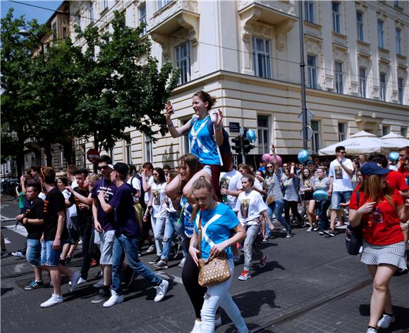 Zagrebački maturanti tradicionalno slave završetak srednje škole 