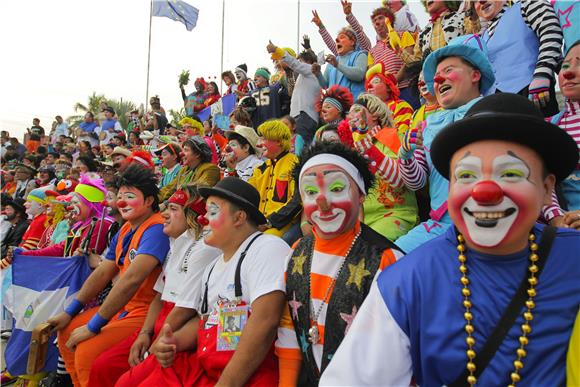 EL SALVADOR CLOWNS