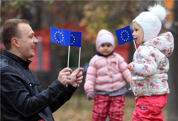 Nordijske zemlje u raspravi oko dodatnih tjedana rodiljnog za očeve