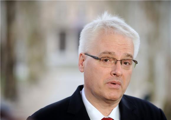 Josipović: ostajem u politici da dovršim reforme