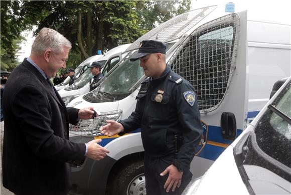 Svečana primopredaja 60 policijskih vozila nabavljenih u sklopu projekta Schengen Facility Fund 