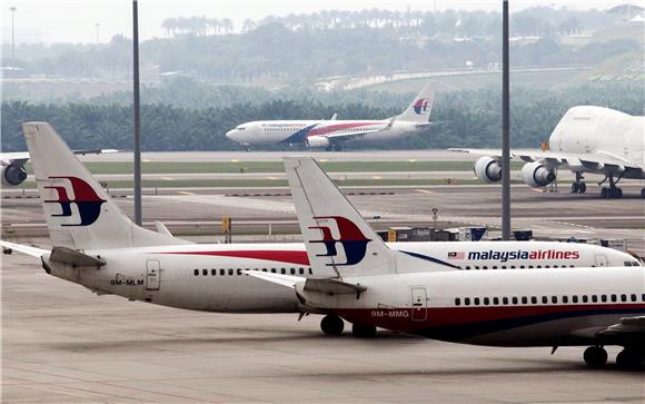 FILE MALAYSIA AIRLINES JOB CUTS