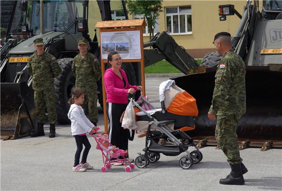 Dan otvorenih vrata vojske u Karlovcu