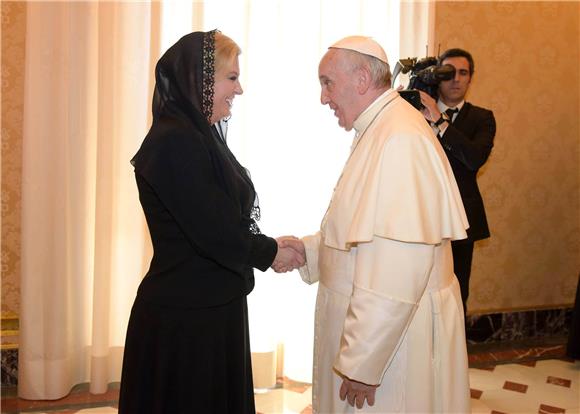 Croatian president invites pope to visit Croatia