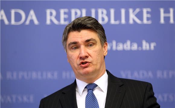 Premijer Milanović održao tiskovnu konferenciju