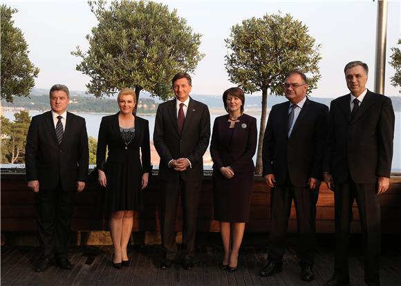 Grabar-Kitarovic meets with her colleagues from SE Europe in Portoroz