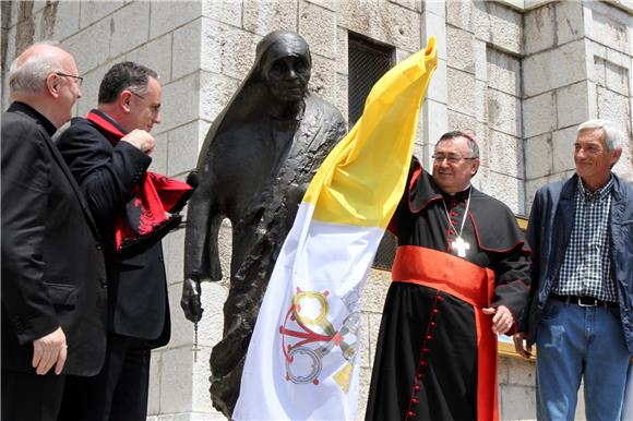 Sarajevo: U čast Papina pohoda otkriven spomenik Majci Terezi