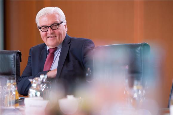 Steinmeier kaže da bi G7 dugoročno gledajući trebao primiti Rusiju natrag