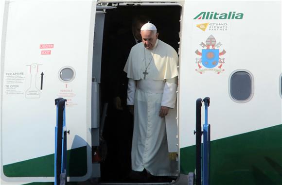 Pope Francis arrives in Sarajevo