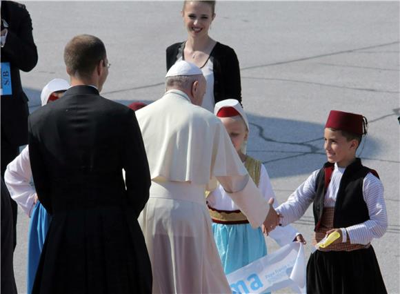 PAPA U BIH Papa odmah po dolasku u Sarajevo zaobišao protokol