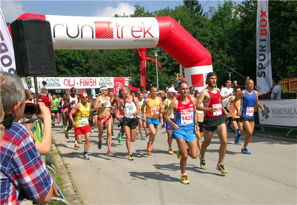 Plitvička jezera: Održan Plitvički maraton i otvorena obnovljena Lička kuća