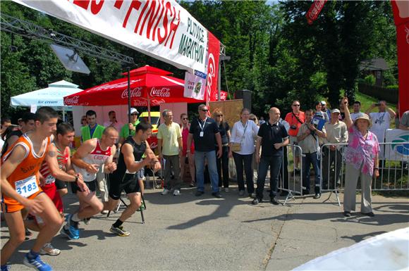 Plitvička jezera: Održan Plitvički maraton i otvorena obnovljena Lička kuća