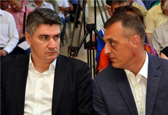 Zoran Milanović na Izvještajno - tematskoj konvenciji županijske organizacije SDP-a Brodsko - posavske županije 