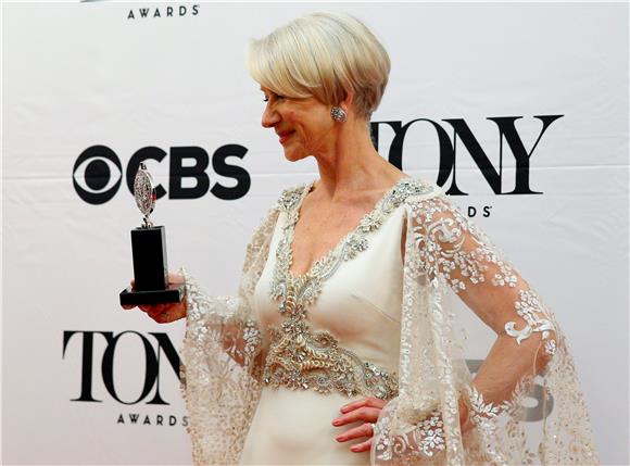 Helen Mirren dobila nagradu Tony za ulogu kraljice Elizabete II.