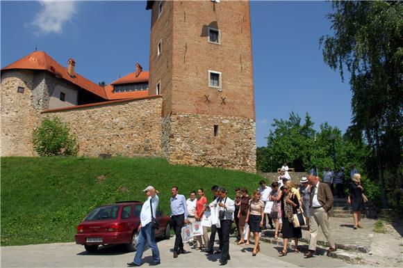 Članovi diplomatskog zbora posjetili Karlovac