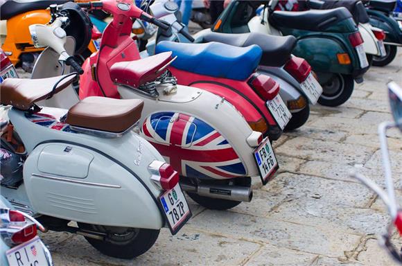 Više od 5 tisuća vozača na Vespa World Daysu u Biogradu i Zadru