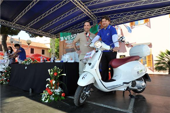 Ministar Lorencin otvorio Vespa World Days u Biogradu 