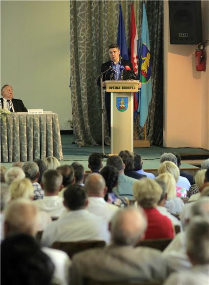 Premijer Milanović na svečanoj sjednici Općinskoga vijeća Brdovca