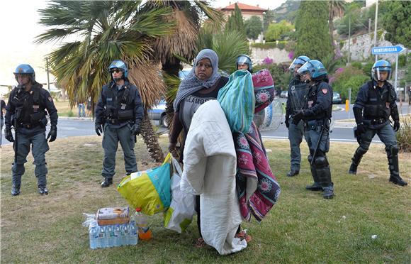 Policija počela evakuirati migrante iz Ventimiglije