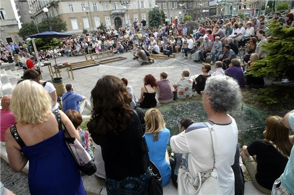 Performansom Olivera Frljića i Marina Blaževića otvorene Riječke ljetne noći