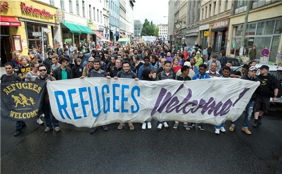 U Berlinu se okupilo 1800 ljudi u znak podrške migrantima i Grčkoj