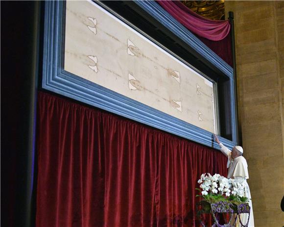 ITALY BELIEF POPE SHROUD