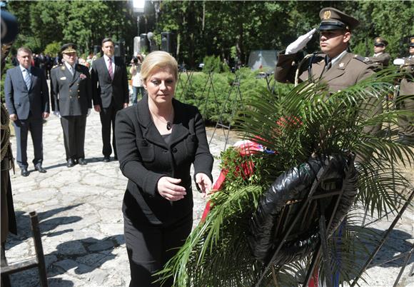 Grabar Kitarović: očuvati antifašizam kao povijesnu vrijednost, ne komunizam