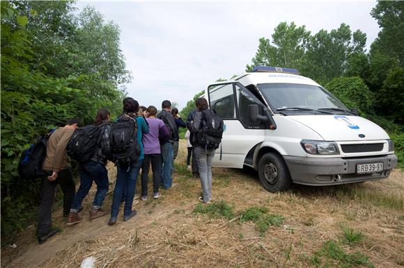 Slovenija potez Mađarske glede azilanata smatra neprihvatljivim i jednostranim