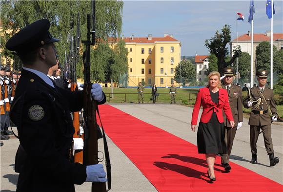 Predsjednica dodijelila 84 prva časnička čina pripadnicima OSRH