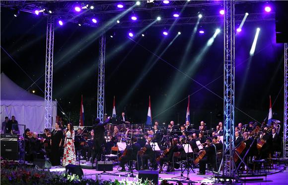 Koncert orkestra Zagrebačke filharmonije i zvijezda hrvatske glazbene scene povodom Dana državnosti