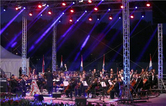 Koncert orkestra Zagrebačke filharmonije i zvijezda hrvatske glazbene scene povodom Dana državnosti